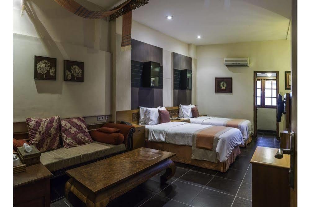 Dhanesvara Holistic Unique Homestay Wonotjolo Exterior foto